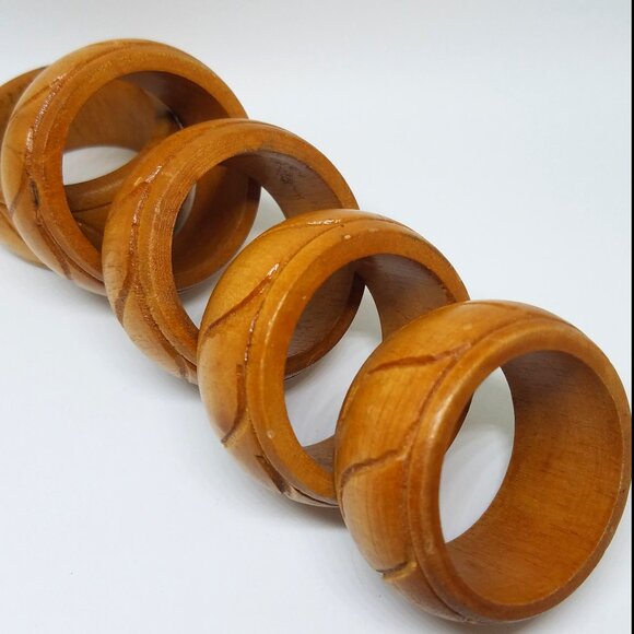 Vintage MCM Kemp & Beatley Carved Wood Wooden Napkin Rings - Set of 5 - Picture 7 of 13